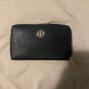 Tory Burch Bags - Authentic Black Tory Burch Continental Wallet Tory Burch Bags - Authentic Black Tory Burch Continental Wallet